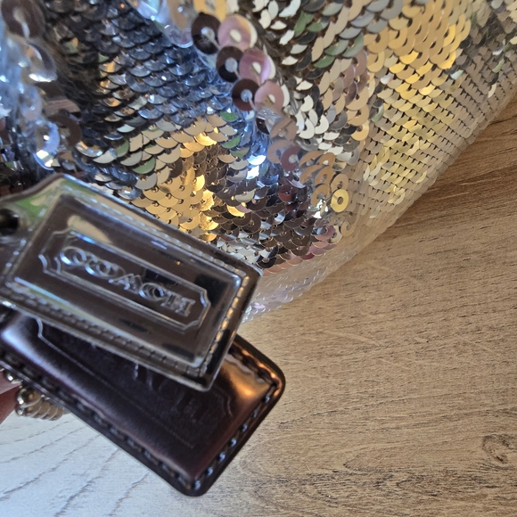 Rare Coach Sequin Silver Chain Bag - Picture 2 of 5